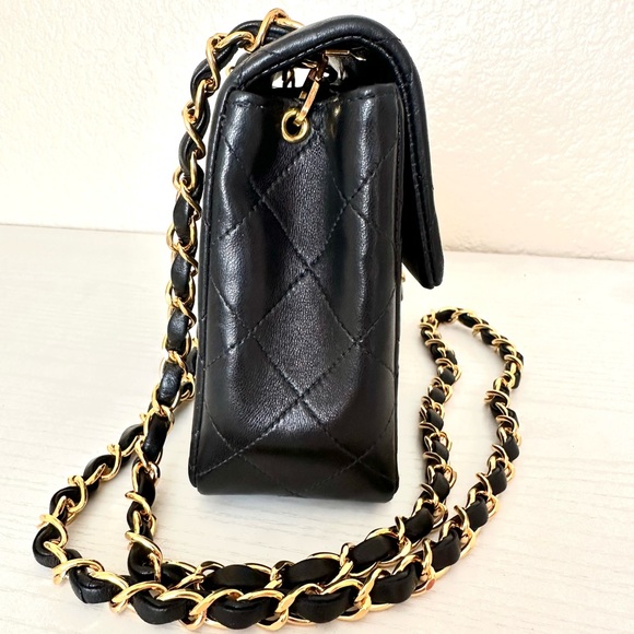 Vintage Chanel Flap Bag Mini Square Lambskin Black 1996 - Picture 4 of 13